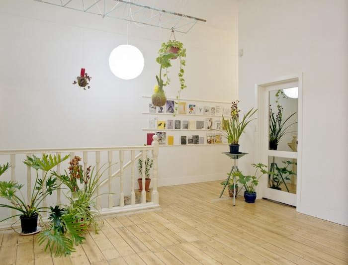 700 entrace from staircase  