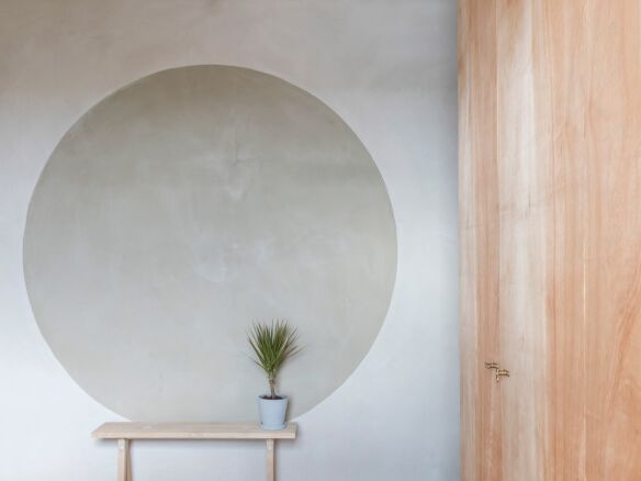 architect simon astridge clay house bedroom with clayworks clay plaster wall nicholas worley phot hero  