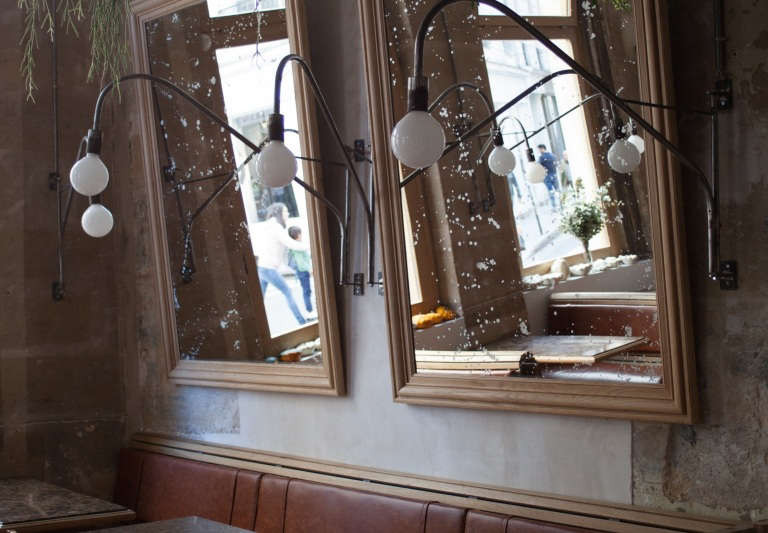 A Collective Interior Hotel Mass in Pigalle Paris portrait 22