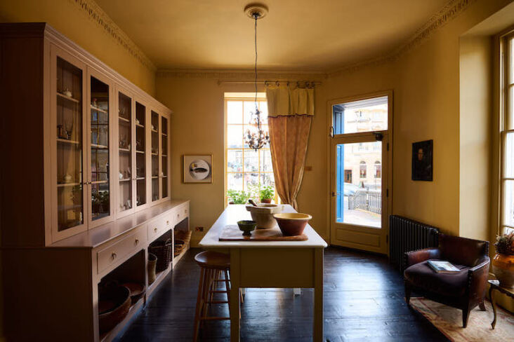 breakfast in bed is a concept we’re all familiar with—prepping food in the  23