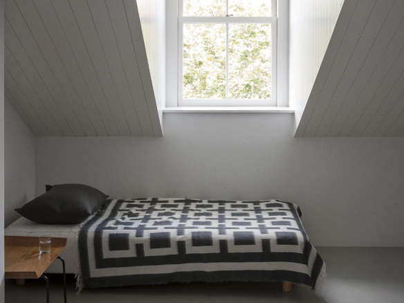 10 Easy Pieces Remodelista Editors Favorite French Cleaning Tools portrait 19