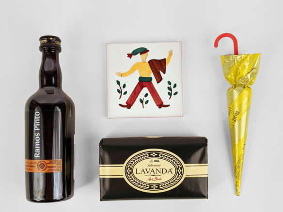 10 Easy Pieces Remodelista Editors Favorite French Cleaning Tools portrait 31