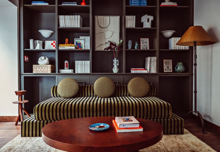 A Collective Interior Hotel Mass in Pigalle Paris portrait 13