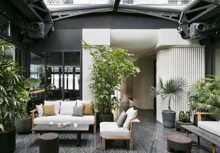 lobby hotel national des arts metiers  