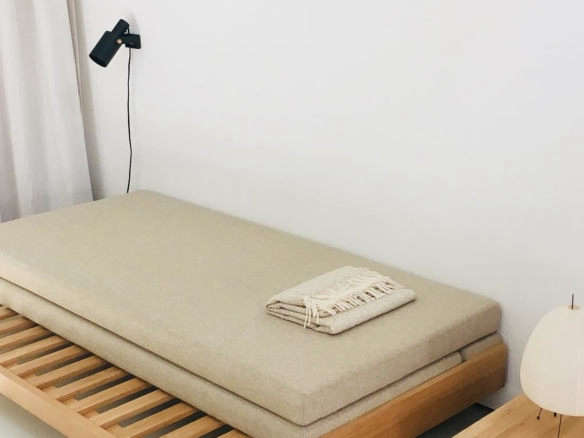 martina bautier guest bed  