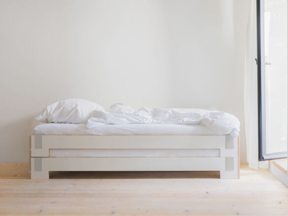 nils holger moormann tagedieb stacking bed  