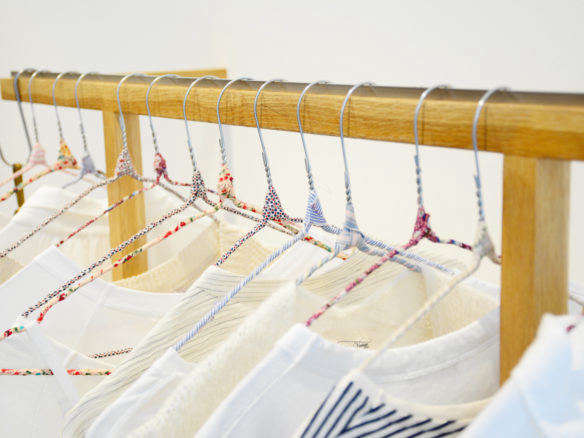 Pez Madrid DIY wrapped clothes hangers 1  