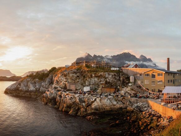 A Collective Interior Hotel Mass in Pigalle Paris portrait 7